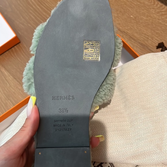 NIB HERMES Teddy Woolskin Oran Sandals Vert D'eau Furry Fuzzy  Sea Green 38.5 - Picture 5 of 5